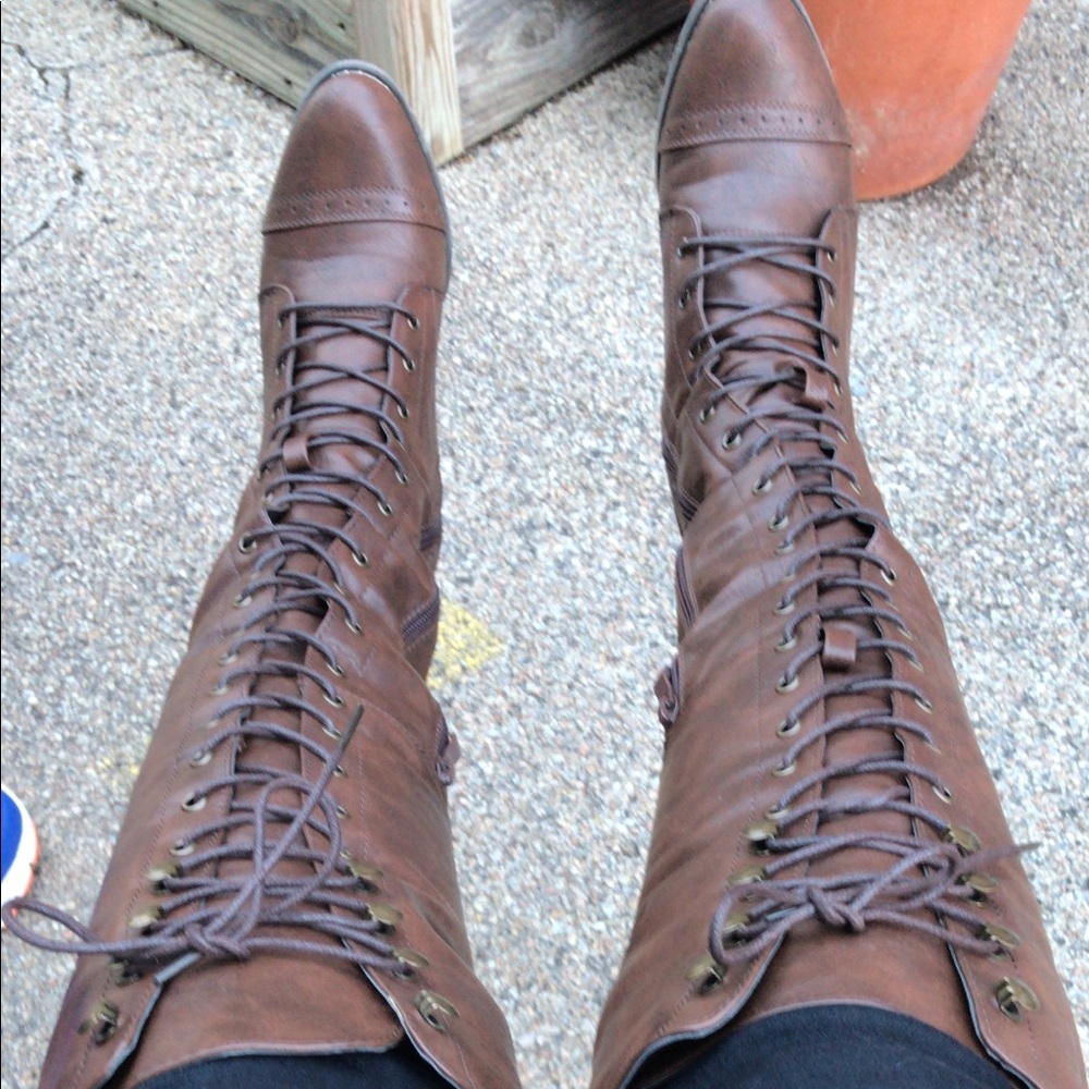 Meet your Posher, Claudia